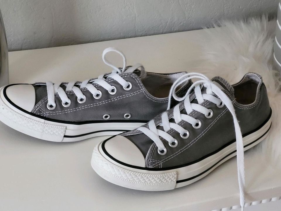 Chucks Converse All Stars grau  Gr. 38 in Eschenburg