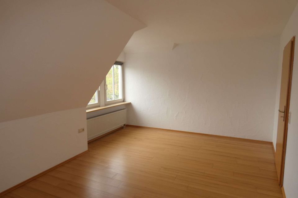 2,5-Zimmer-Maisonettewohnung mit Balkon und TG-Stellplatz in zentraler Lage Langenaus zu verkaufen! in Langenau