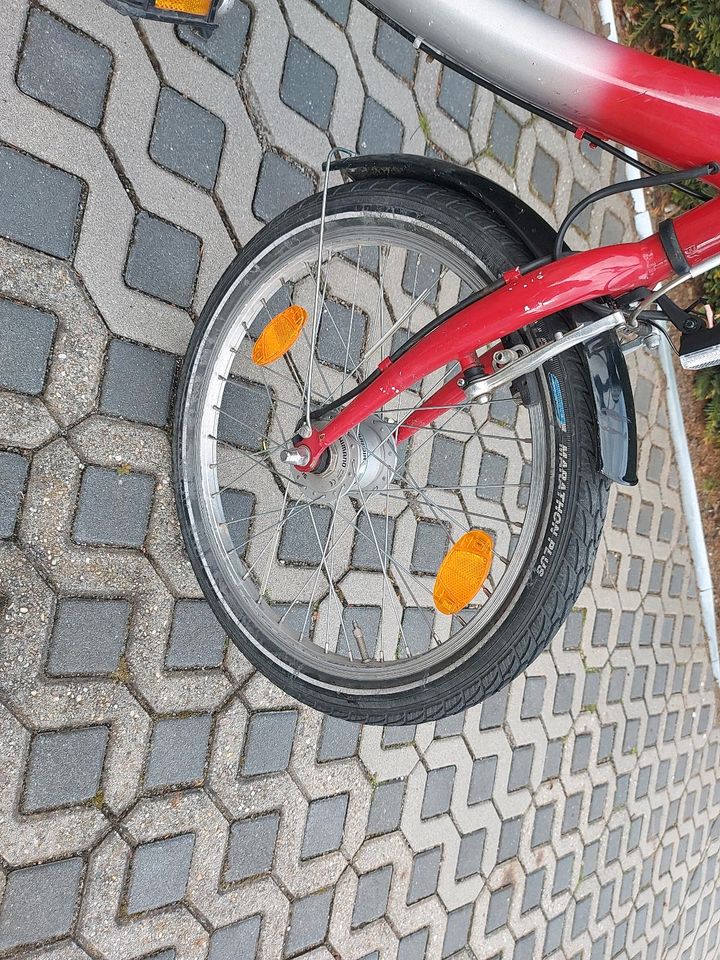 Kinderfahrrad Fahrrad rot silber in Hoppegarten