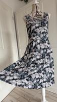 Simclan Sommerkleid 36 38 40 Jerseykleid grau weiß Hessen - Taunusstein Vorschau