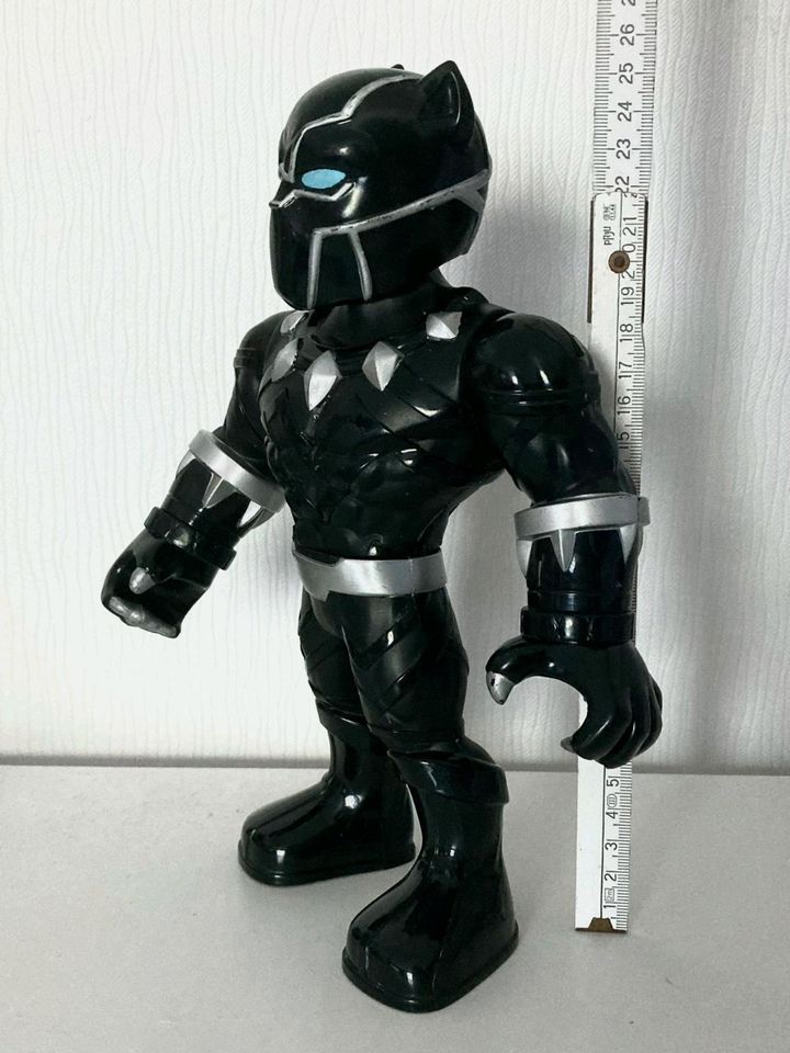 Black Panther Actionfigur in Löhne