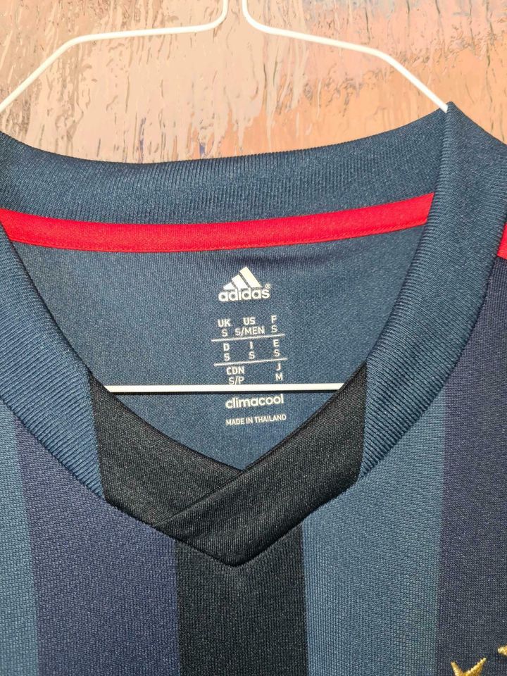 Bayern München Trikot Größe S je 20 € in Bad Soden-Salmünster