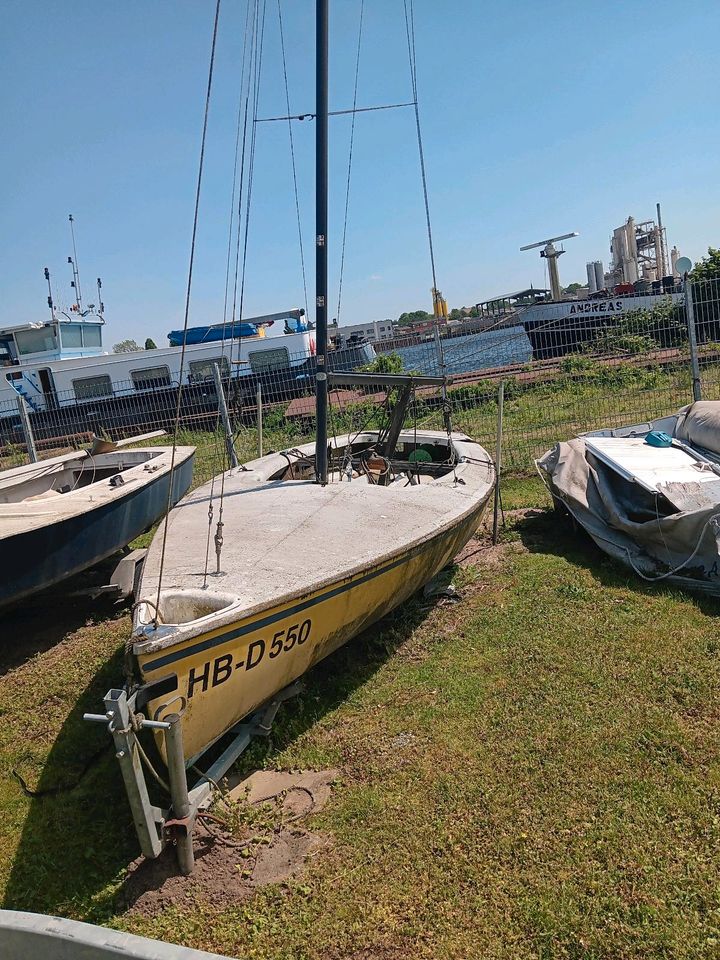 Segelboot mit Mast in Bremen