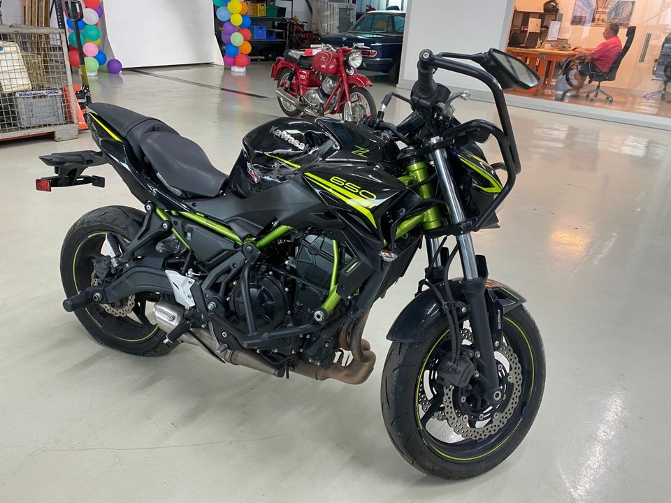 Kawasaki Z650 BJ 2020 Teile Motor Gabel Räder Benzintank Kupplung in Hannover