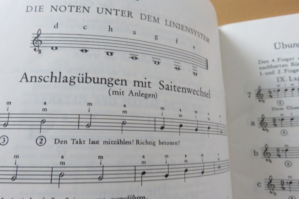 Gitarre Noten  Notenheft die  Gitarre  Schlümpf in Eging am See