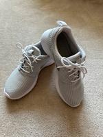 Nike Sneaker Gr. 37,5 Berlin - Reinickendorf Vorschau