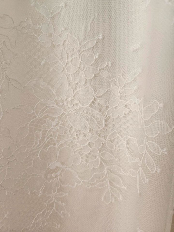 Brautkleid Vintage Cymbeline Größe 42 in Haar