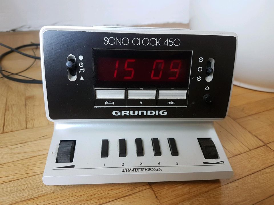 Grundig sono clock 450 in Essen