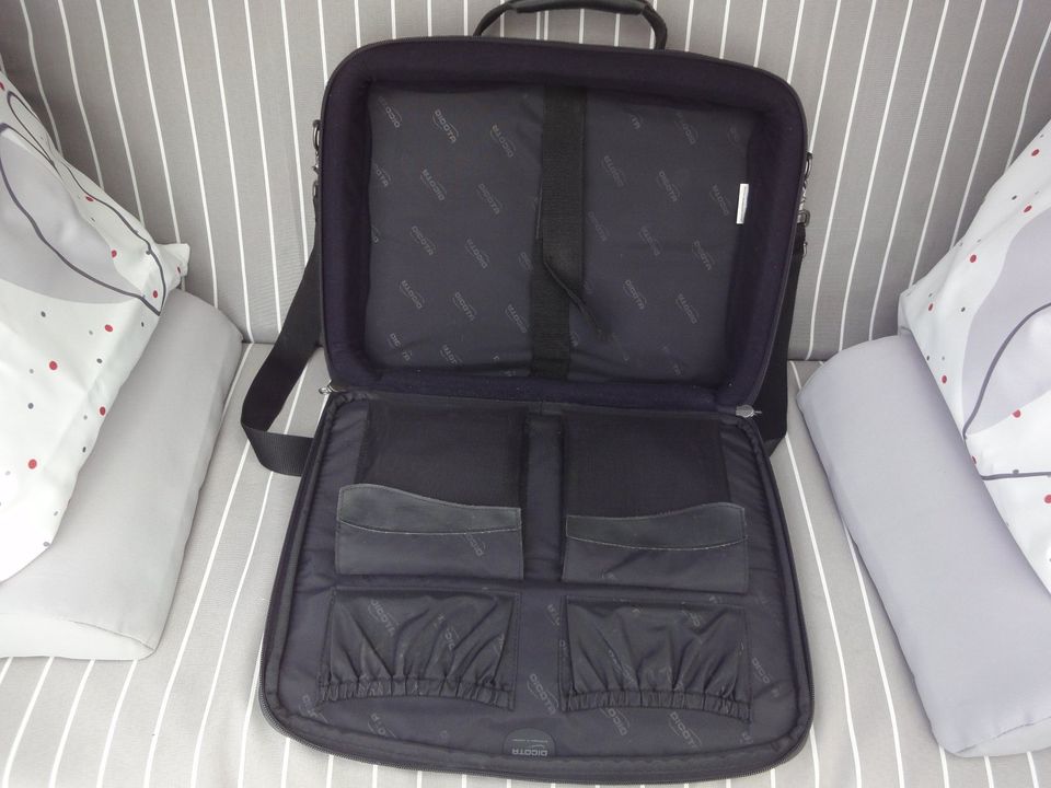 Laptop- Tasche von Dicota in Eschwege