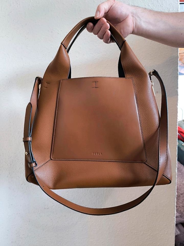 Furla Tasche Handtasche Leder braun gebraucht, aber sehr gut in Jena