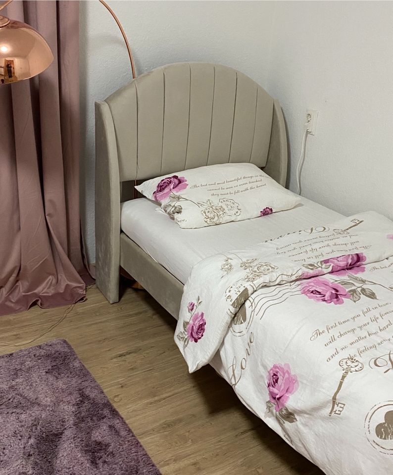 Jugendzimmer Betten mit matraze umd rost je set preis in Laichingen
