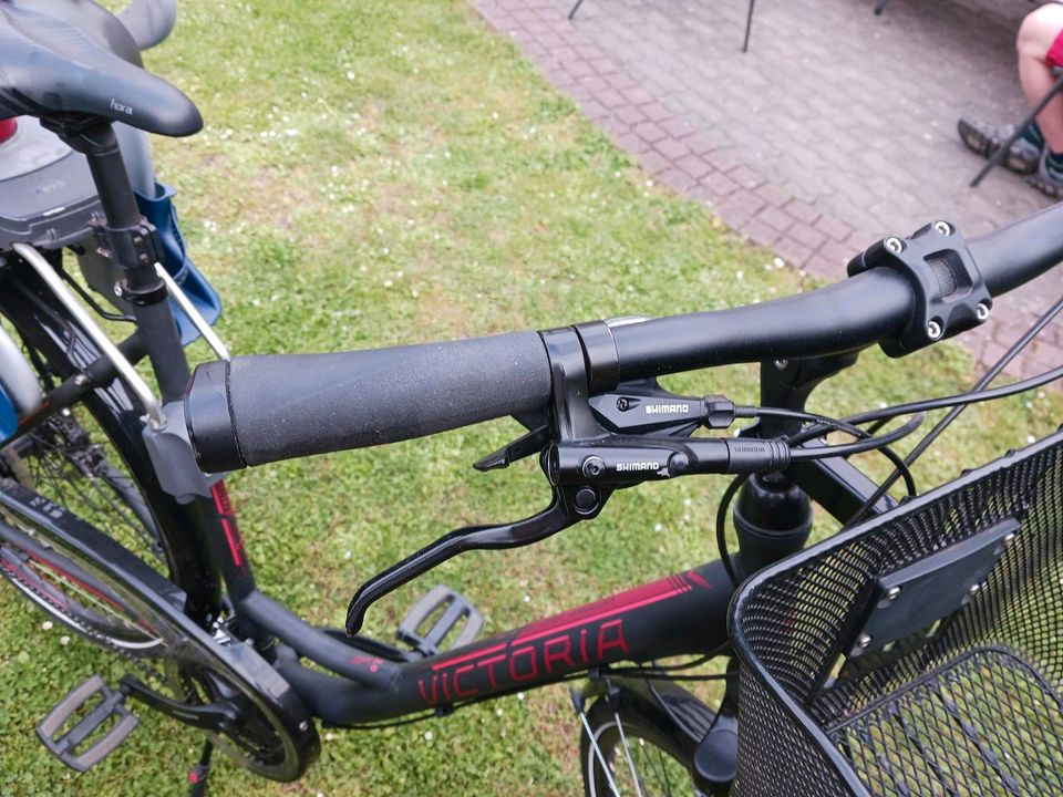 Wie Neu Victoria Damen Trekking Fahrrad schwarz matt 28 zoll in Herbsleben