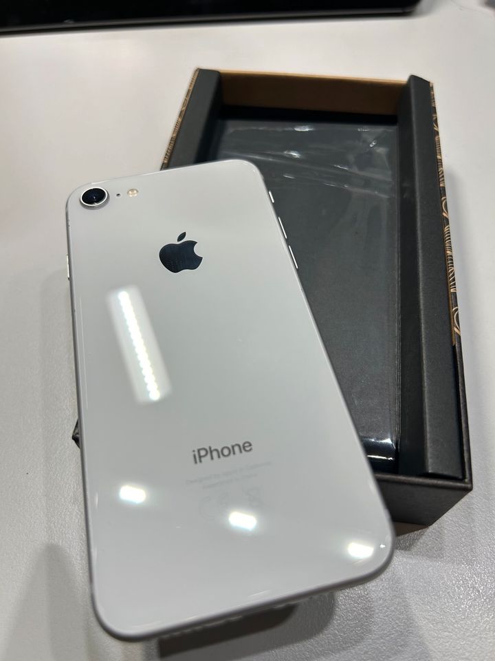 iPhone 8 64 GB, weiß, MQ6W2LL/A in Nordenham