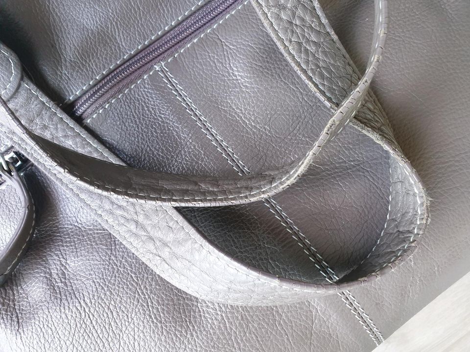 Fabiani Schultertasche | Leder | taupe braun Henkeltasche in Dreieich