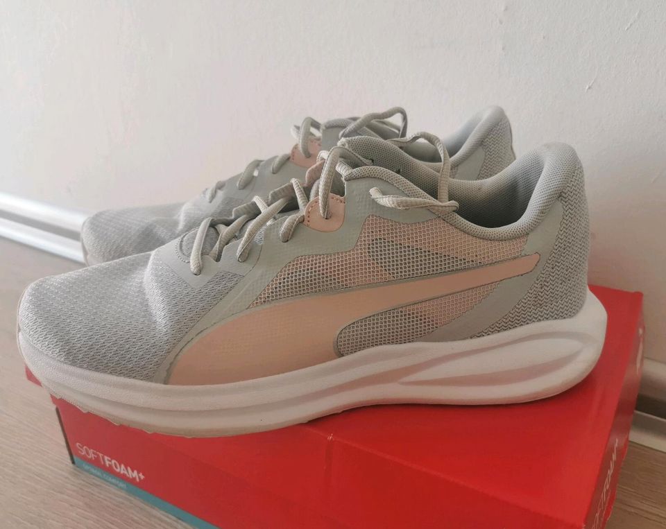 Puma Sportschuhe, Sneakers, Lauf / Joggingschuhe Gr 40 in Eiterfeld