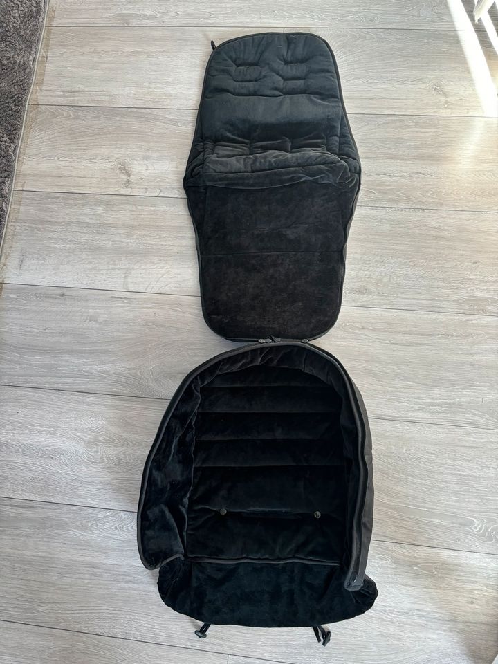 Neuer und unbenutzter Fußsack, warm, 80 cm in Spaichingen