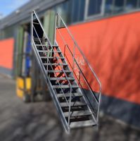 ►Stahltreppe H 2050mm Industrietreppe Bühnentreppe montiert Schleswig-Holstein - Neumünster Vorschau