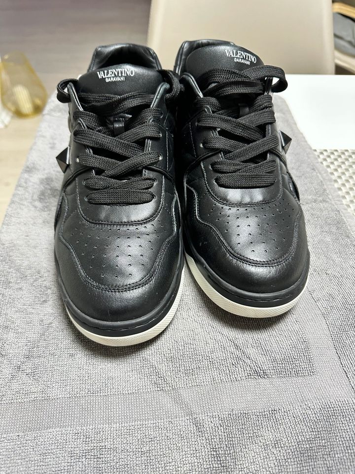 Valentino Garavani Heren Sneakers NP:790€ in Köln