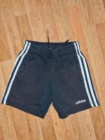 Kurze Adidas Hose Sporthose Shorts Gr. 140 Brandenburg - Michendorf Vorschau