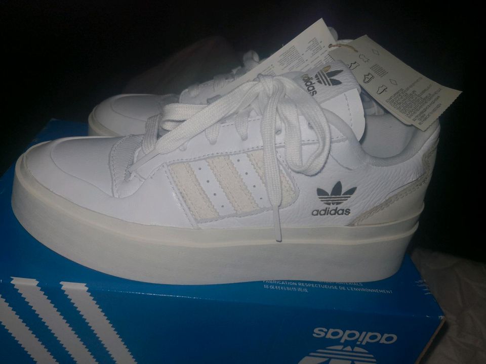 Adidas Schuhe in Finnentrop