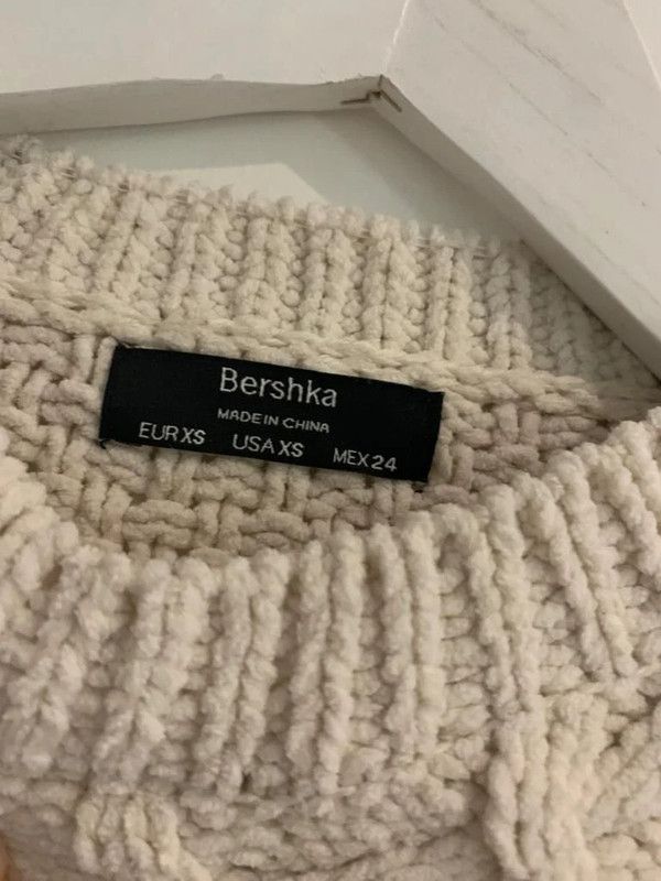 BERSHKA Pullover in Kerken