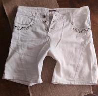 please Short/kurze Hose weiß mit Nieten und Perlen Gr.M Niedersachsen - Wulften Vorschau