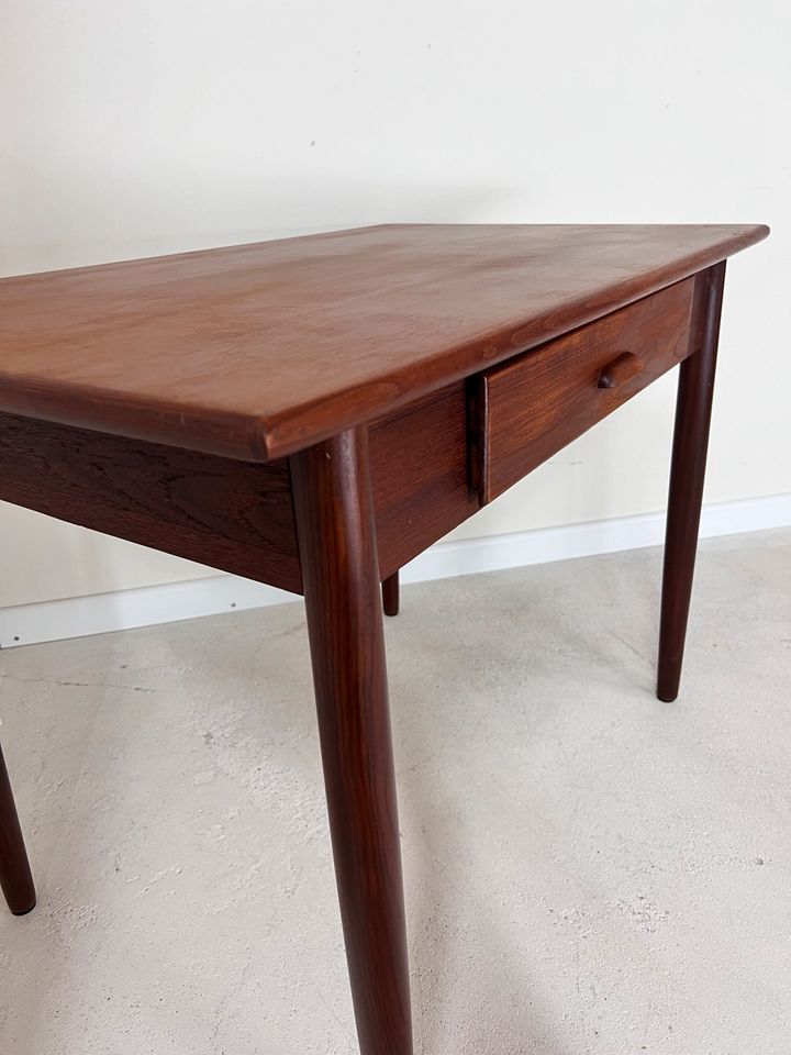 Schreibtisch oder Küchentisch mit Schublade Vintage Design Mid Century Dänemark Teakholz Holztisch 60er Jahre Esstisch in Berlin