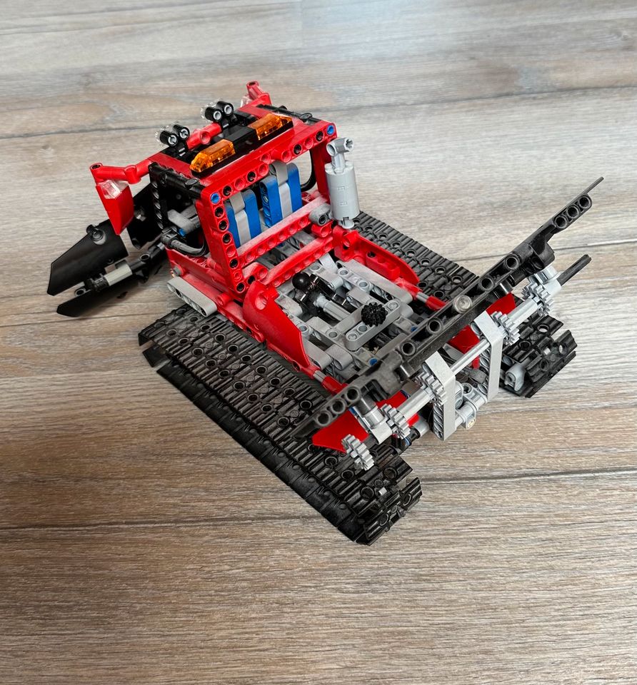 Lego Technik Pistenraupe in Erkrath