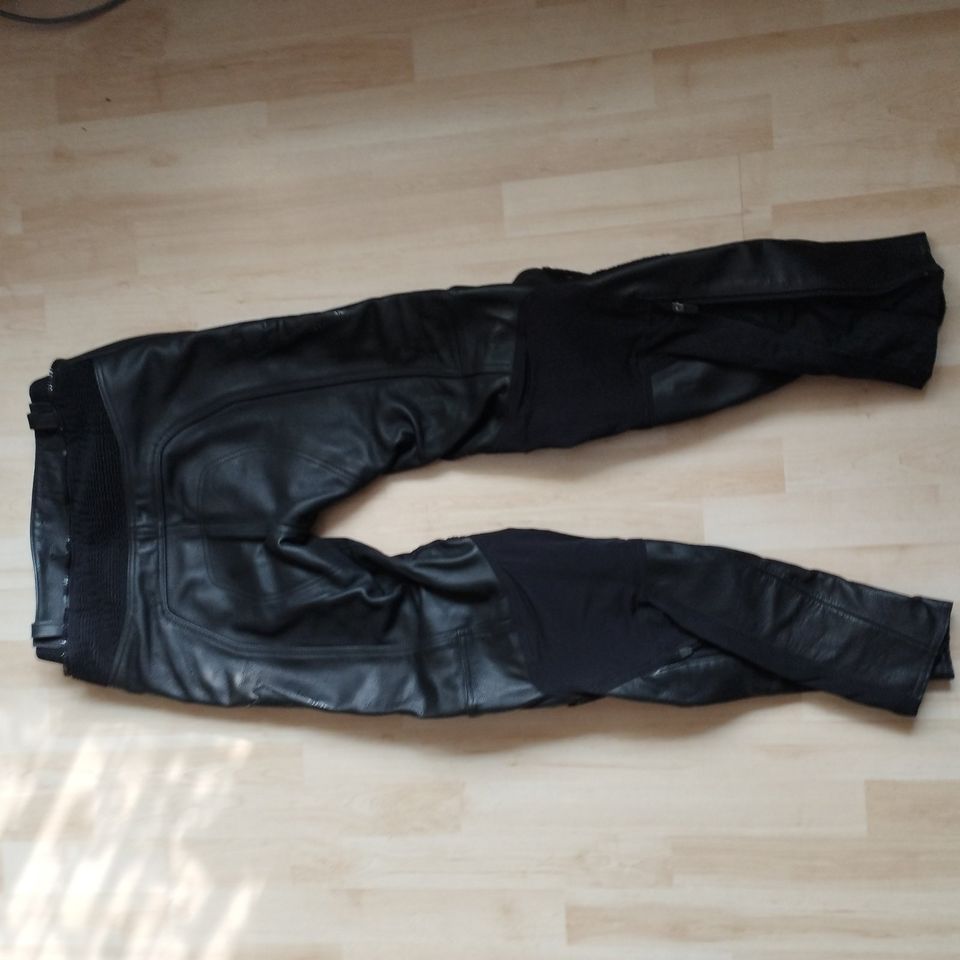 FLM Sport Leder Motorradhose Motorrad Hose Herrn Gr. 98 neuwertig in Solingen