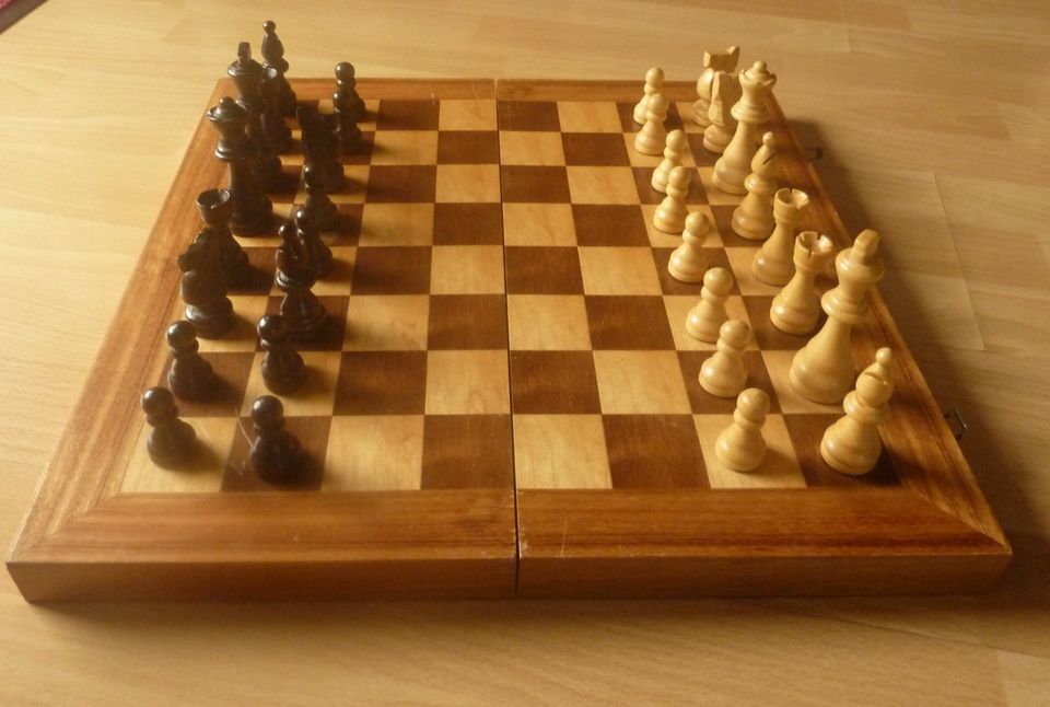 Schach Schachspiel Reisespiel Holz in Lahr (Schwarzwald)