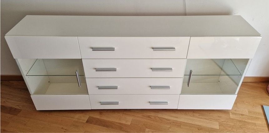 Kommode weiß glänzend mit Glastüren Sideboard in Berlin