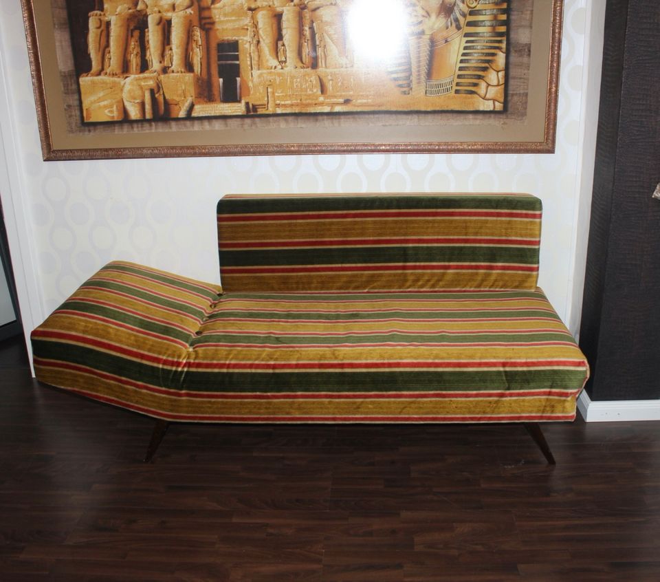 Liege Sofa Couch mit extra Grosse Kissen und dem neuen Bezug in Scharbeutz