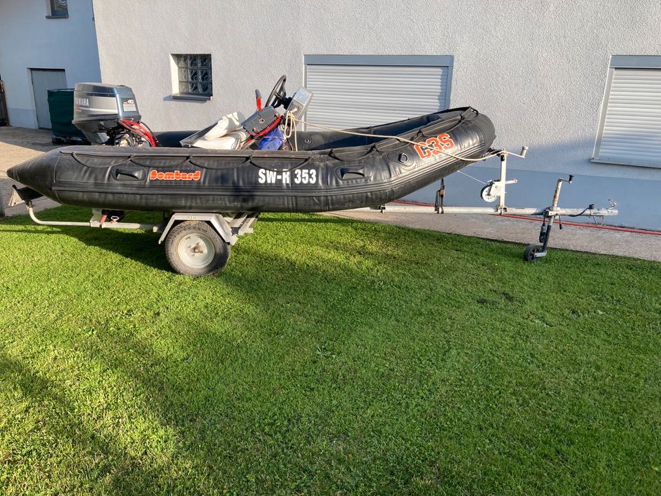 Zodiac Bombard C3S Festrumpf Schlauchboot Yamaha 40PS mit Trailer in Sand a. Main