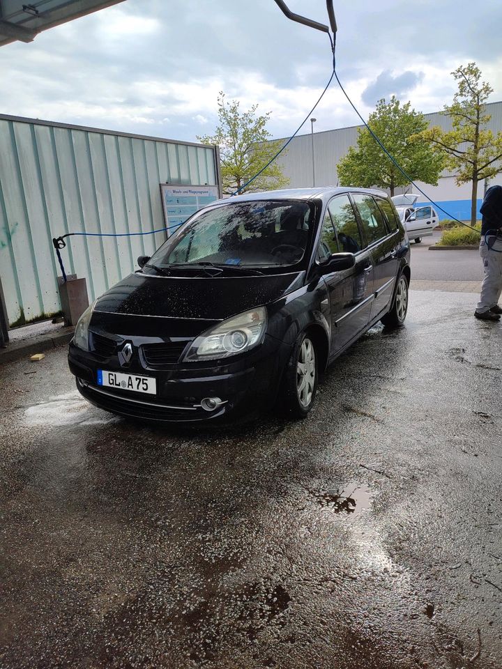 RENAULT MEGANE in Leverkusen