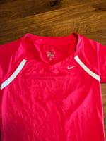 Shirt Nike Dry Fit S Damen Kr. München - Grasbrunn Vorschau