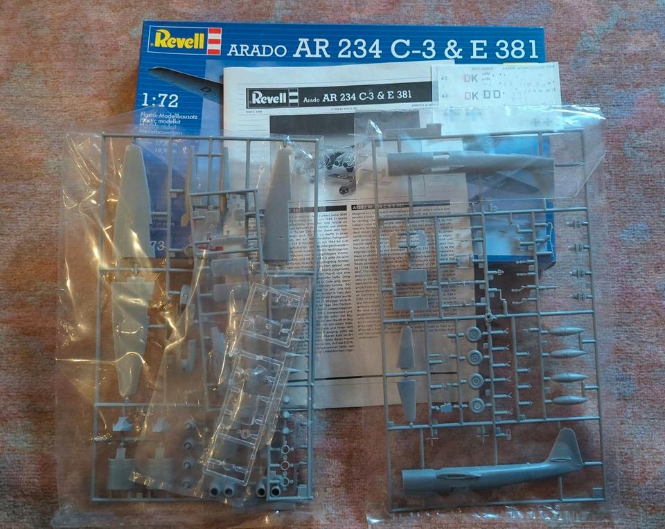 Revell 04373 1:72 Arado AR 234 C-3 & E 381 Flugzeug Modellbausatz in Asperg