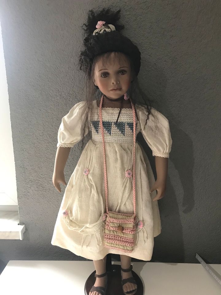 Porzellan Puppe 75cm in Bermatingen