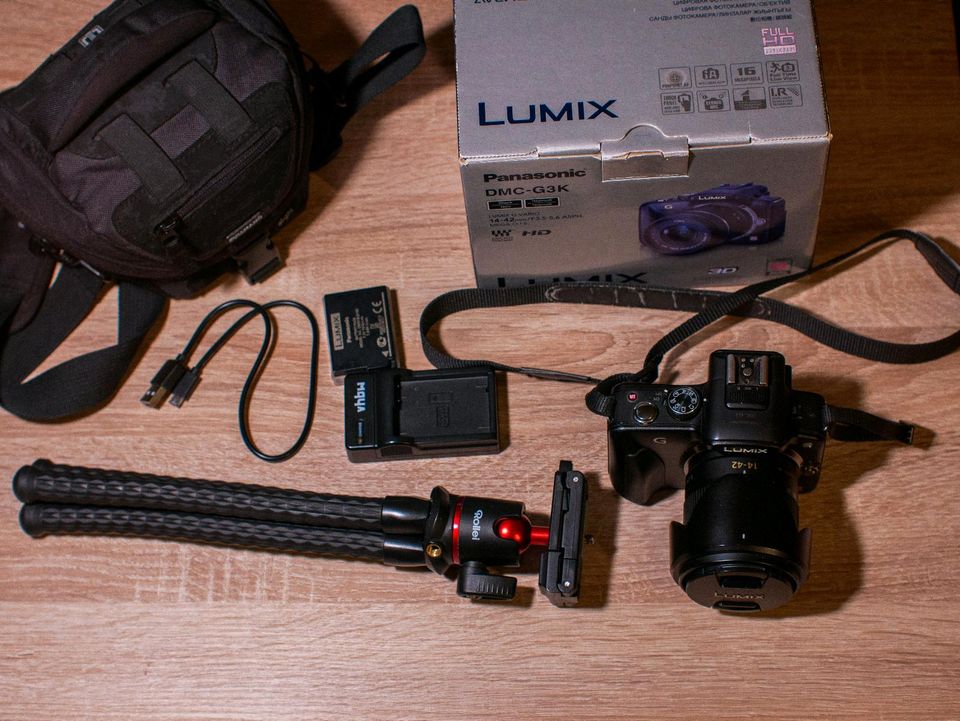 Panasonic Lumix DMC-G3 + Kit 14-42mm f3.5-5.6 + Tischstativ in Berlin