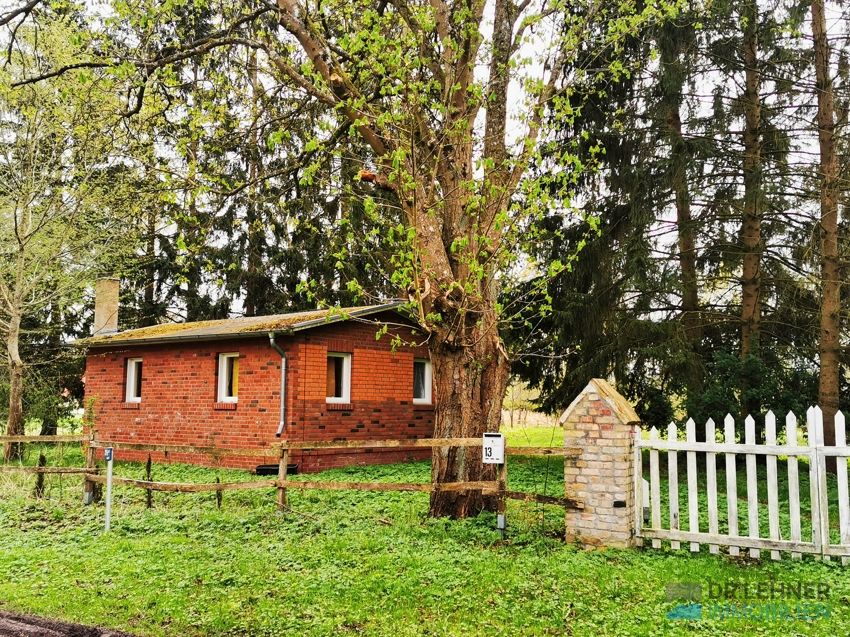 Dr. Lehner Immobilien NB- Erholungsinsel mit Gartenhaus und großem Grundstück in Loitz (Bei Demmin)