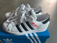 Adidas Sneaker weiß limitiert Gr. 37 1/3 Damen wie neu * Sachsen - Wilsdruff Vorschau