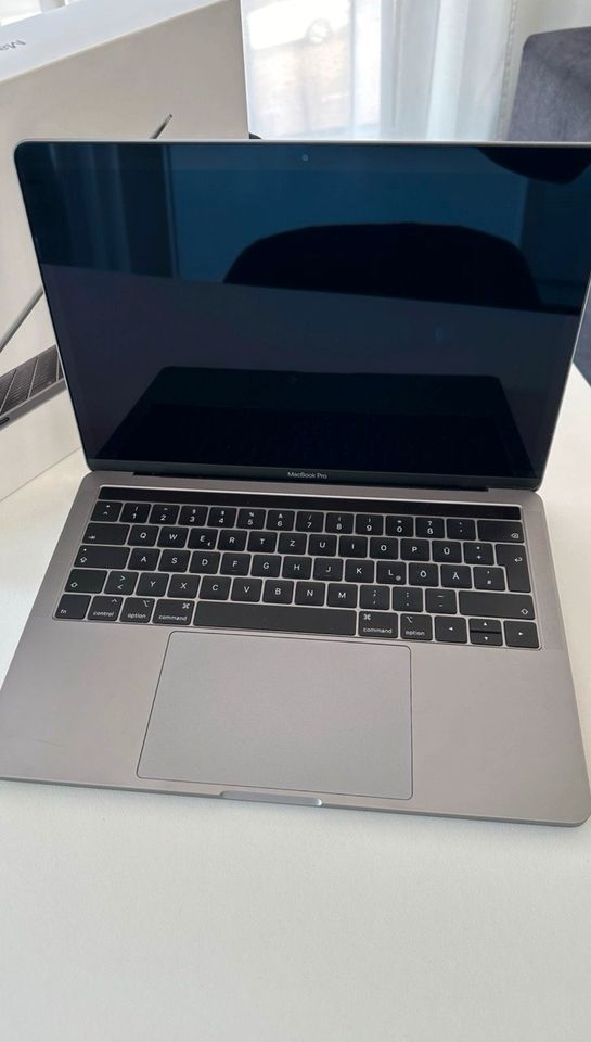 Apple MacBook Pro 13,3 Zoll Space Gray 128GB in Heusweiler