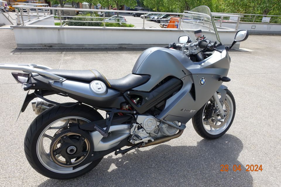 Sehr gepflegte BMW F 800 ST in München