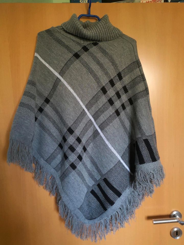 Poncho one Size in Arenshausen