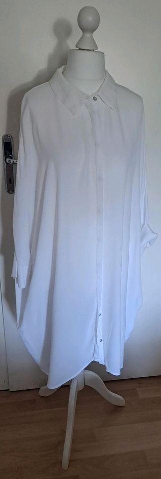 Sehr schönes Oversize Blusenkleid der Marke "VETONO" in Bordesholm