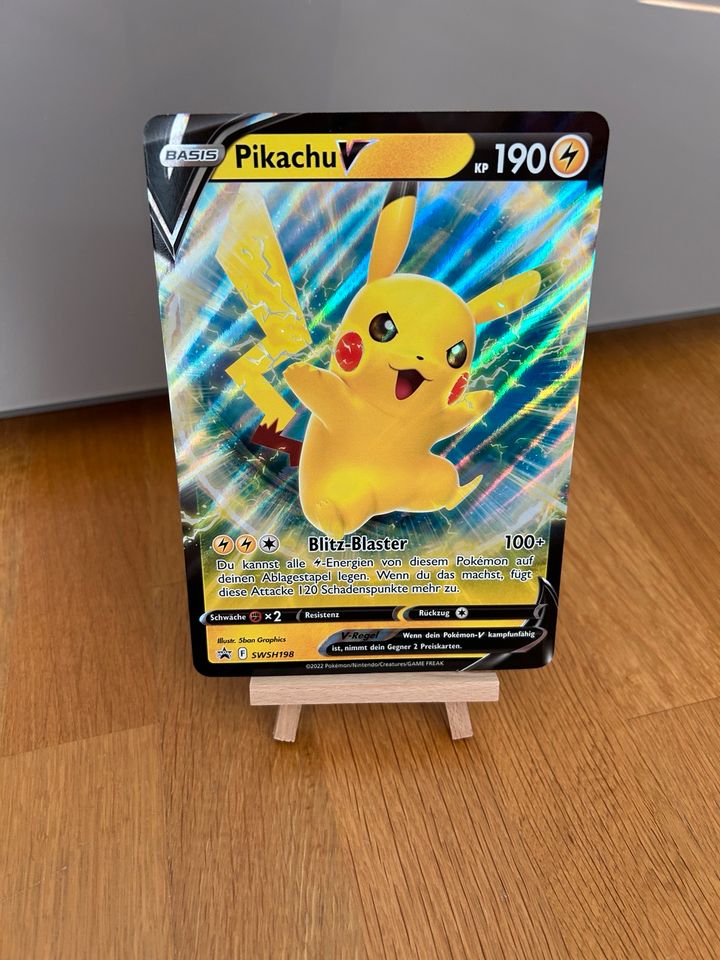 Pikachu V Jumbo xxl Pokemon Promokarte in Röhrmoos