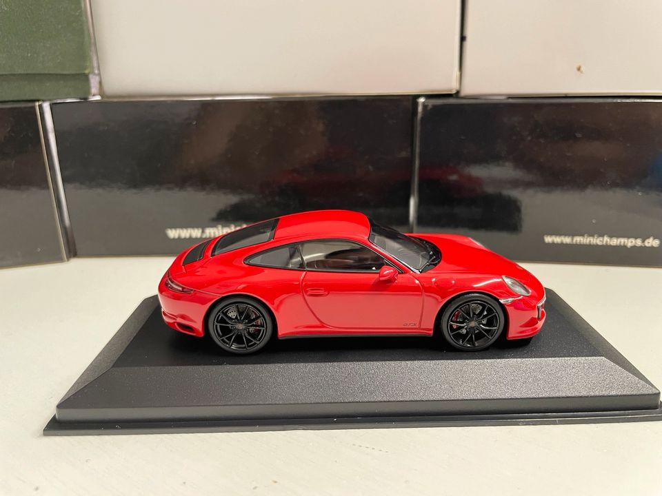 Minichamps 2017 Porsche 911 Carrera-4 GTS Modellauto 1:43 in Hamburg