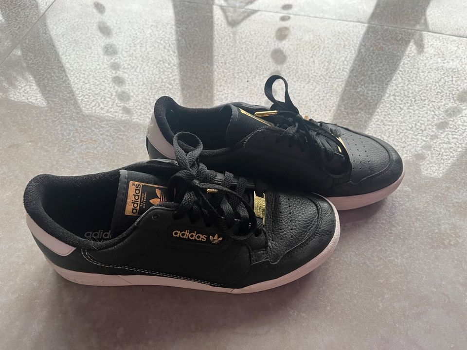 Sneakers, Größe 40, Adidas, schwarz/gold in Zeulenroda