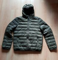 Straight Up Herren Leichtsteppjacke mit Kapuze grün M Top-Zustand Niedersachsen - Esens Vorschau