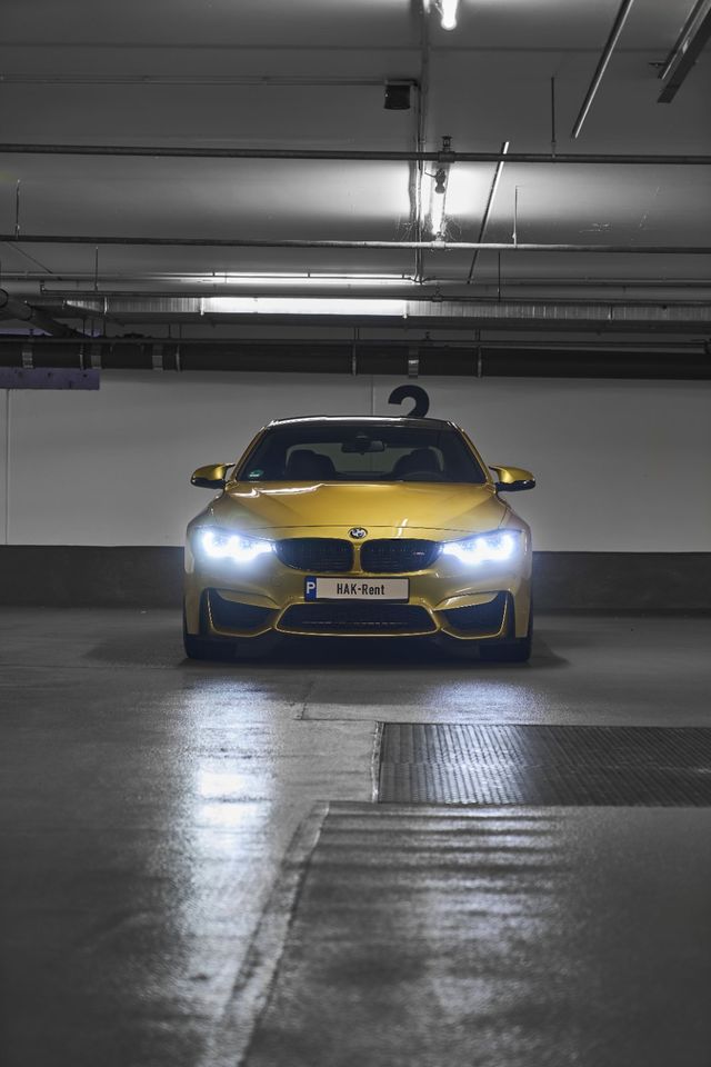 BMW M4 Competition mieten leihen Sportwagen Vermietung Luxuswagen Hochzeitsauto in Köln