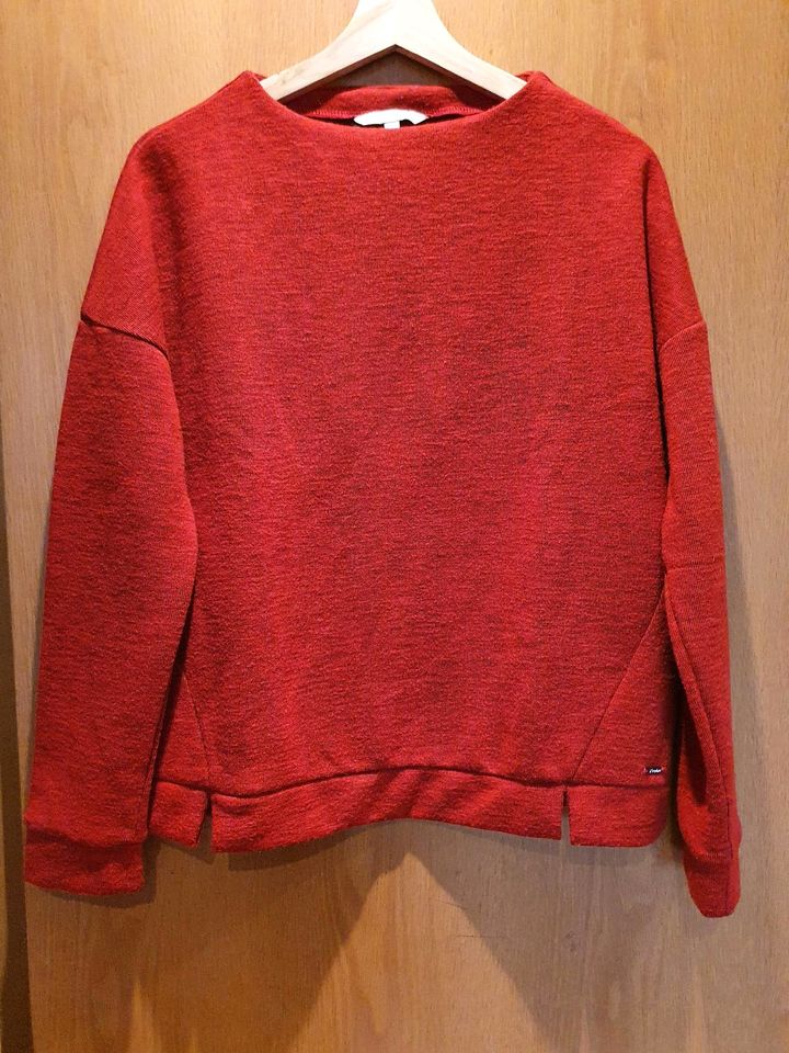 roter Pullover in Hochdorf (Riß)